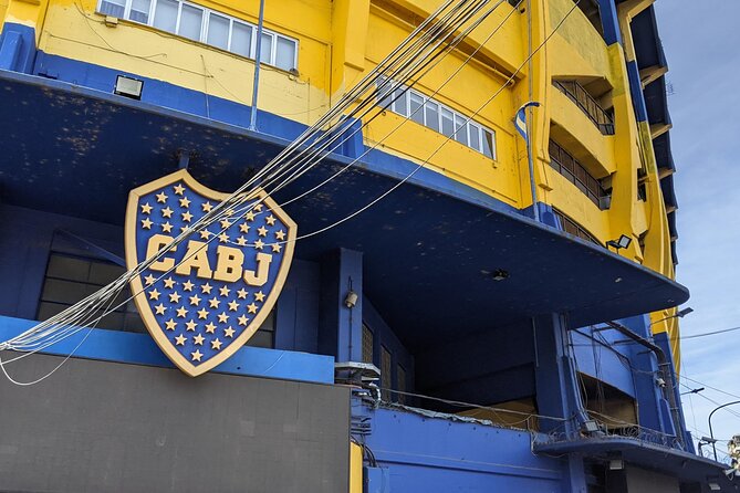3 hours Private La Boca Street Art Walking Tour - Two hours exploring La Boca’s murals