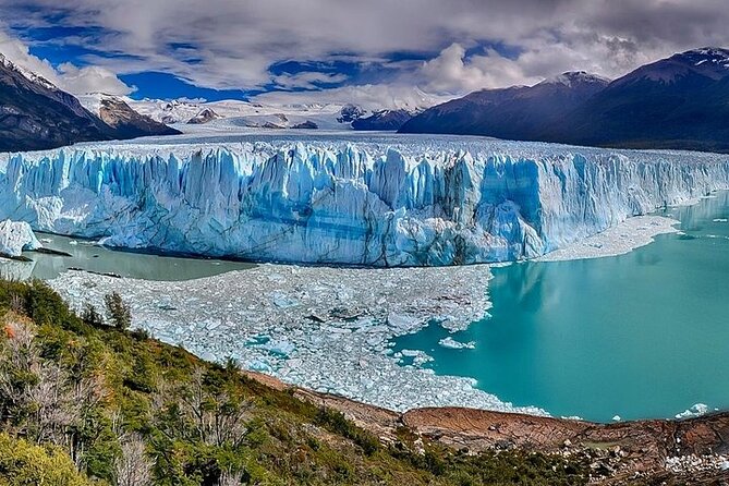 9-Day Glaciers, Falls and Tango - Buenos Aires, El Calafate and Iguazu Falls - Perito Moreno Glacier from the water and walkways