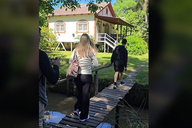A Local's Grill: Hidden Tigre Island Experience - Grill & Wine - Weather, footwear, and practical comfort