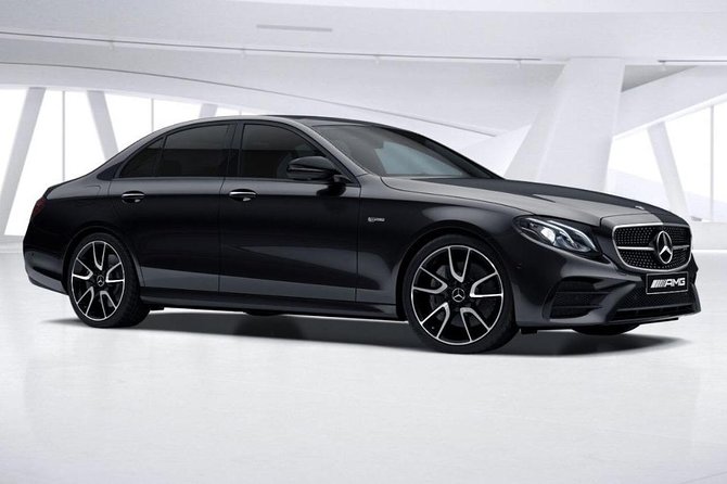 Airport Transfer: Airport EZE to Buenos Aires by Business Car - A private ride for two people