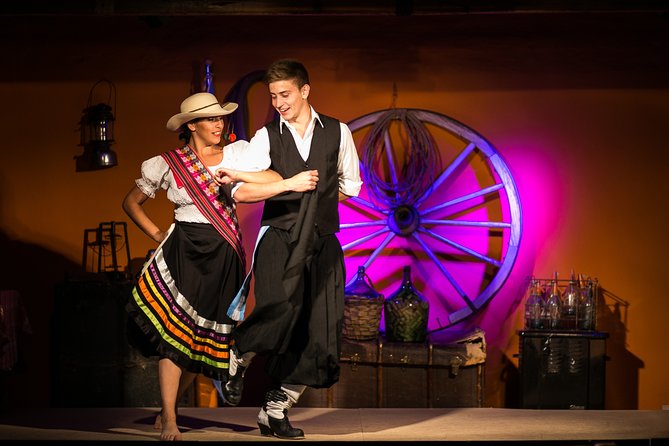 Argentine Dinner with Live Music Folklore -Estancia 25 de Mayo - Key points to know before booking