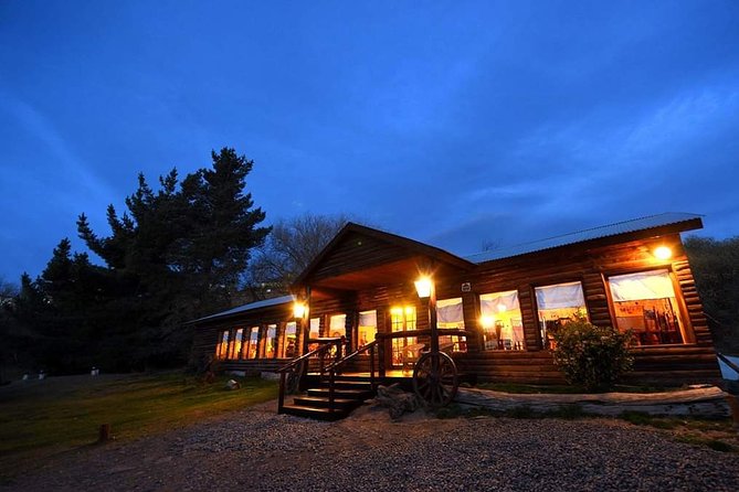 Argentine Dinner with Live Music Folklore -Estancia 25 de Mayo - Arriving at El Quincho near El Calafate