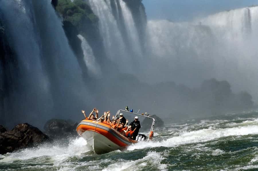 Argentinean Falls with Gran Aventura Boat Tour - Devil’s Throat and the 2,080-meter footbridge