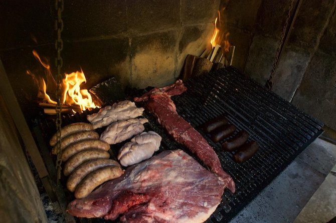 AsadoAdventure and Street Art Tour in Palermo Viejo - Returning to the asado and making lunch