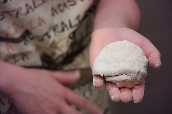 BA: Small-Group Empanadas Cooking Class in Palermo - Meeting the native host and choosing your filling
