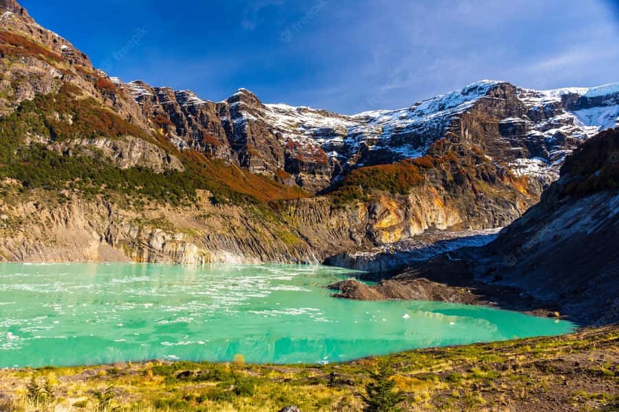 Bariloche: Cerro Tronador and Ventisquero Negro Tour - Lake Mascardi and the changing colors of the water