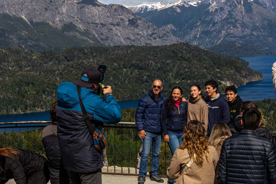 Bariloche: Circuito Chico, iconic postcards of Bariloche in a single tour - What the guide and language mean for your day