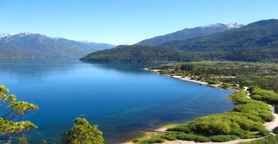 Bariloche: Full-Day El Bolsón and Puelo Lake Tour - Key points at a glance