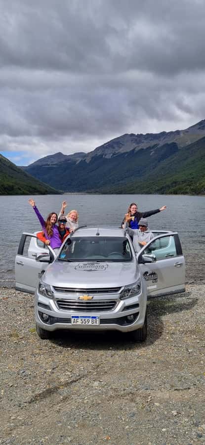BIG FUEGIAN LAKES OFF-ROAD 4x4 - The off-road descent and forest breakfast
