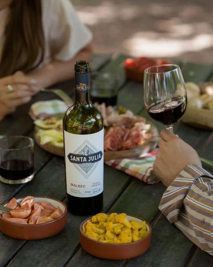 Bike Tour at Zuccardi: Olive Oil, Wine Tasting & Lunch - Wine tasting at Zuccardi