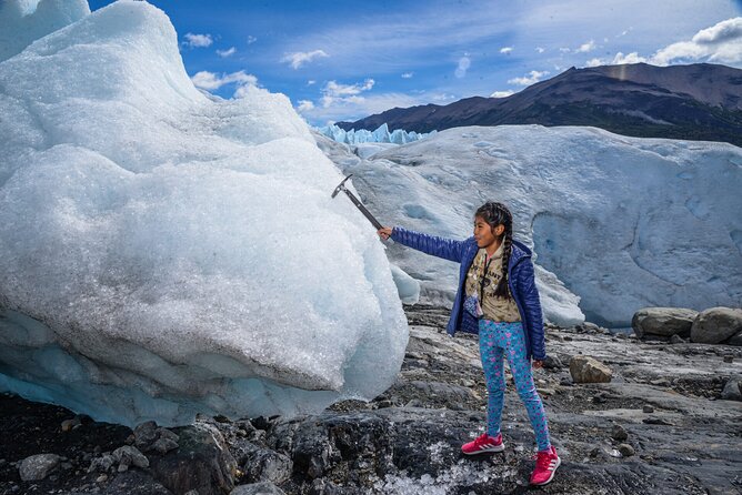 Blue Safari: Perito Moreno Glacier with Hiking and Navigation - Two hours at the Los Glaciares walkways