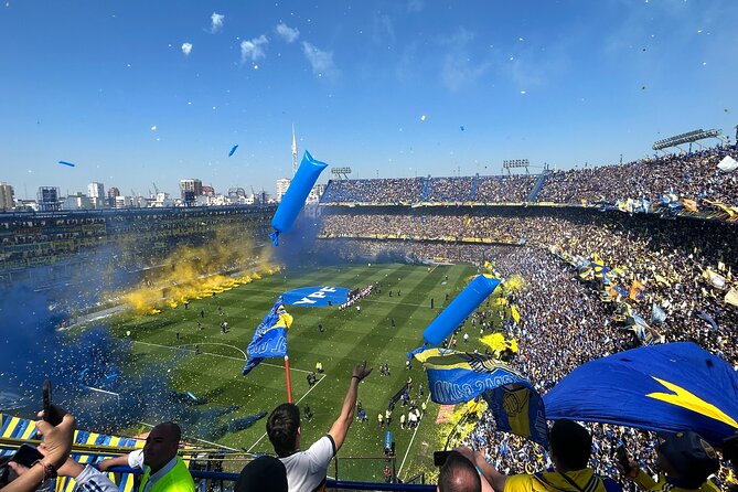 Boca Juniors Game at La Bombonera with Local & Transport - Local food and beer before kickoff