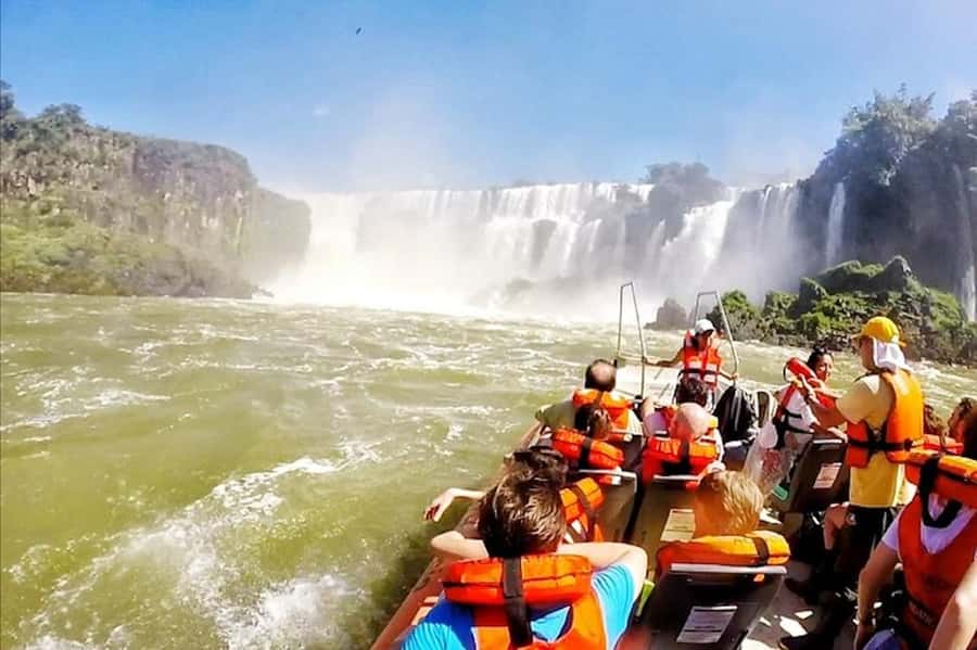 Brazilian and Argentina Falls with Great Adventure on boats - Day one: Brazilian Falls and Parque das Aves