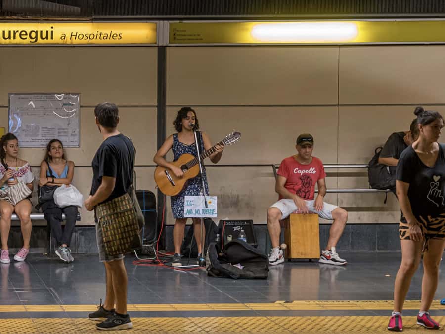 Buenos Aires: 7 Hour Small Group "BA 101" Walk - San Telmo’s old streets and market halls