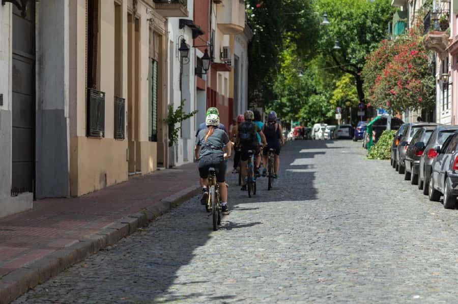 Buenos Aires: Biking Tour - Why a bike is a smart way to see Buenos Aires