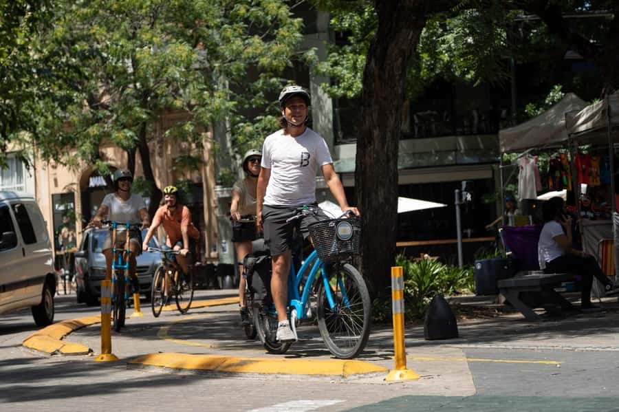 Buenos Aires: Biking Tour - What the guide adds to the ride