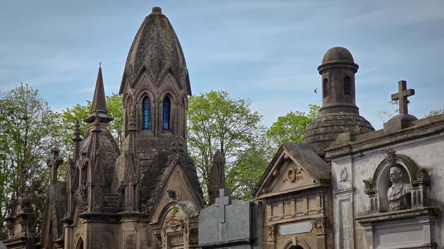 Buenos Aires: Chacarita, The Largest Cemetery In Argentina - The German Cemetery and British traditions