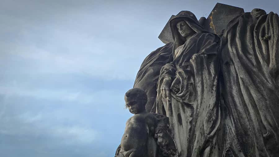 Buenos Aires: Chacarita, The Largest Cemetery In Argentina - Meeting Miguel at the main entrance
