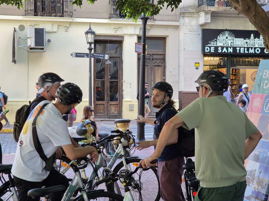 Buenos Aires: E-Bike Tour in the South Circuit of Buenos Aires - La Bombonera and the character of La Boca