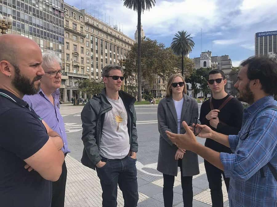 Buenos Aires for curious people - Reaching Casa Rosada and Plaza de Mayo
