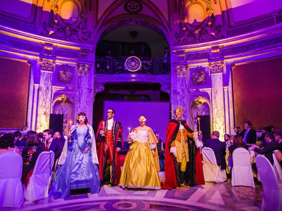 Buenos Aires: Gala Lírica Tickets at Palacio Paz. - The dress code is strict, not a suggestion