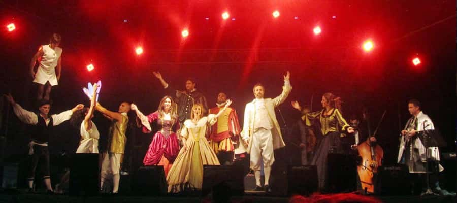Buenos Aires: Gala Lírica Tickets at Palacio Paz. - Arriving for the 6 p.m. palace schedule