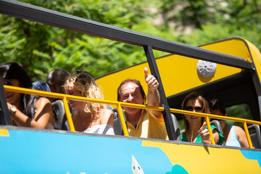 Buenos Aires Hop-On Hop-Off Bus and Exclusive Benefits - Comfort, staff, and access