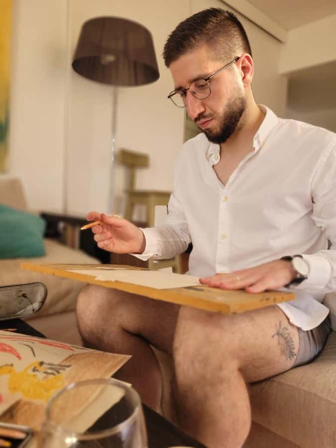 Buenos Aires: Live Model Drawing Class - Seven to 10-minute poses keep your pencil moving