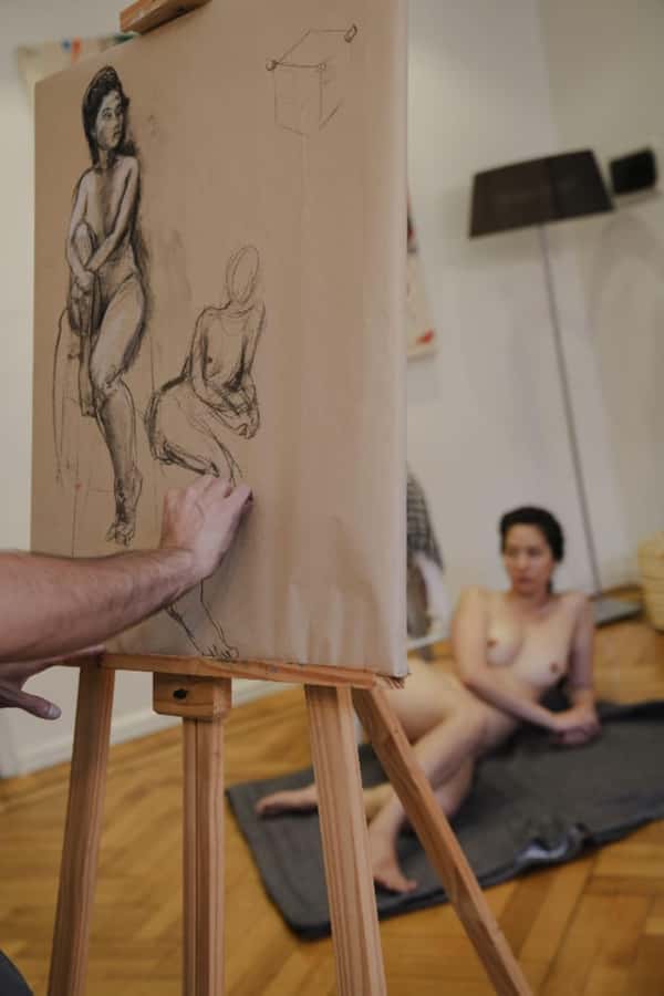 Buenos Aires: Live Model Drawing Class - Music, aromas, and one drink