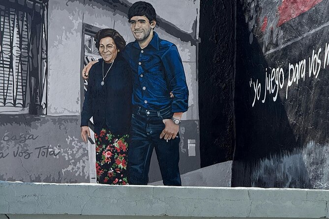 Buenos Aires Maradona Experience - Murals and the walk to Argentinos Juniors Stadium