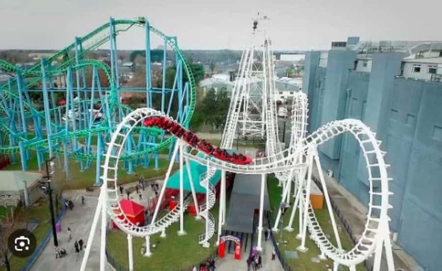 Buenos Aires: Parque de la costa Only Tickets Full passport. - Classic rides, spinning attractions, and water fun
