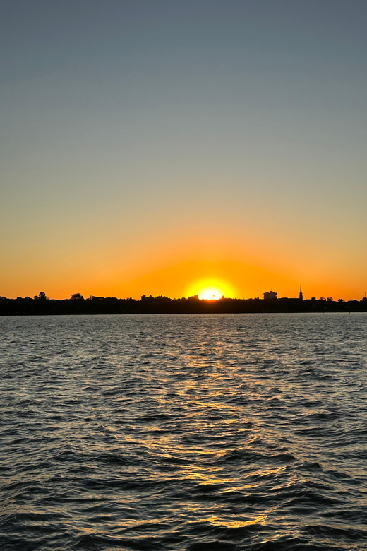 Buenos Aires Sailing Tour at Sunset - Who will enjoy this most