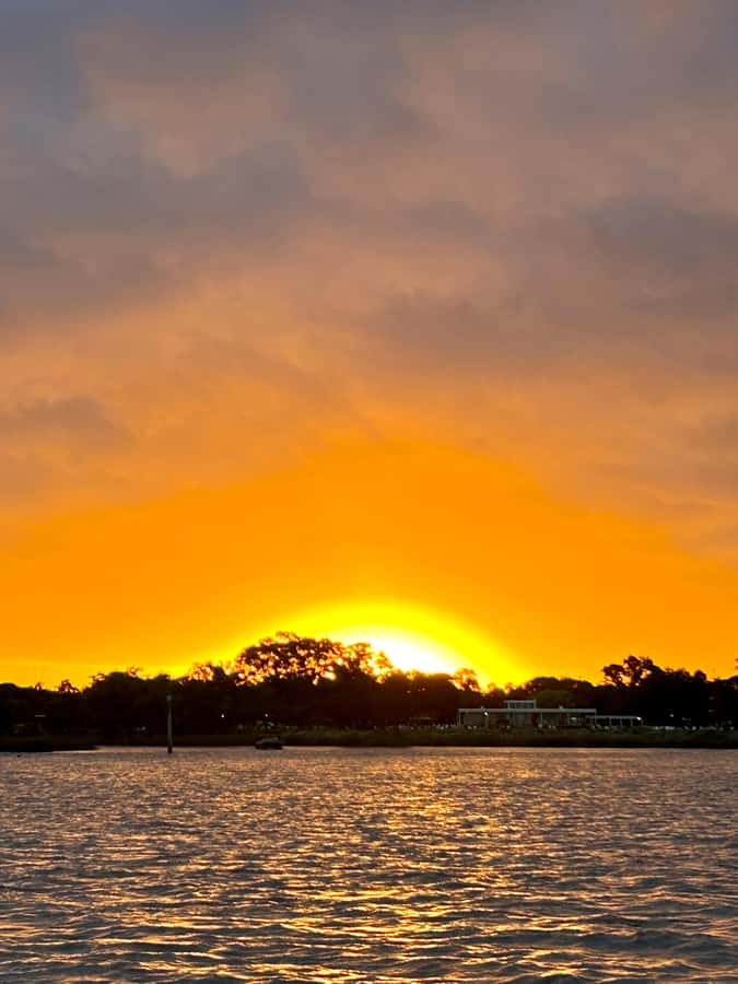 Buenos Aires Sailing Tour at Sunset - Timing, language, and booking flexibility