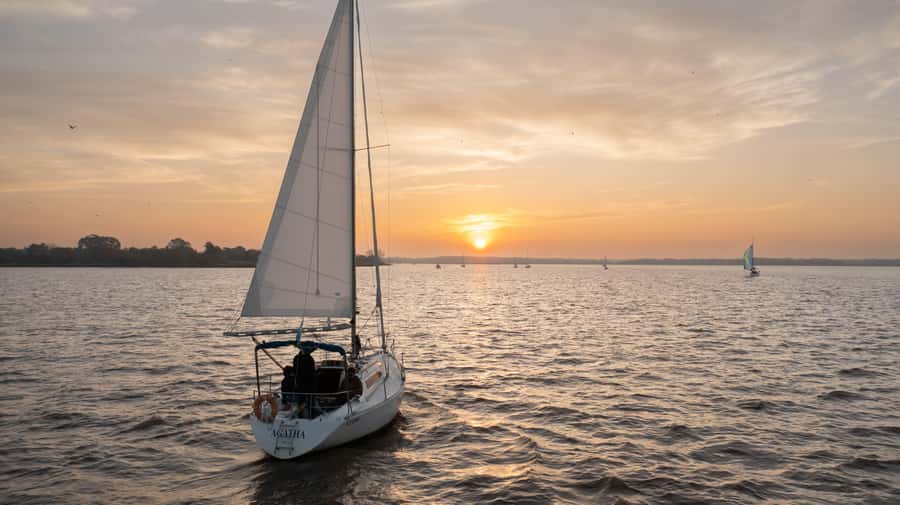 Buenos Aires Sailing Tour with Wine Tasting - Why this sailing trip offers a different Buenos Aires view