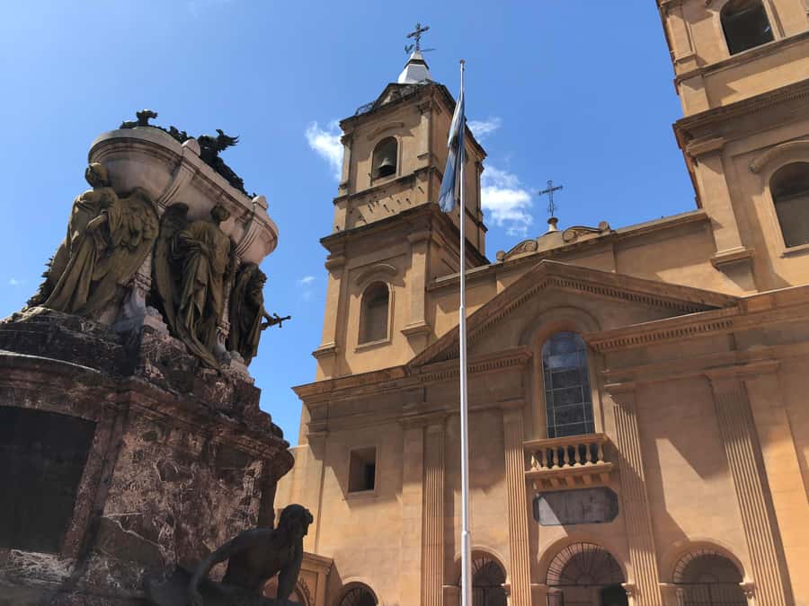 Buenos Aires: San Telmo and Market Guided Walking Tour - Iglesia y Convento de San Francisco: architecture with a story