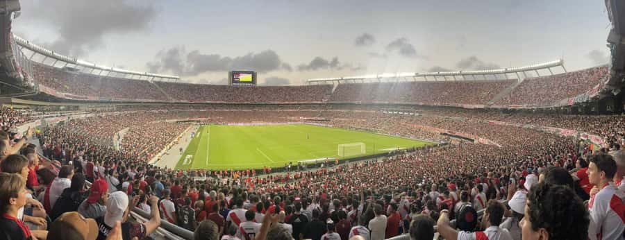 Buenos Aires: See a River Plate game with transport & local - Watching the match with a local supporter