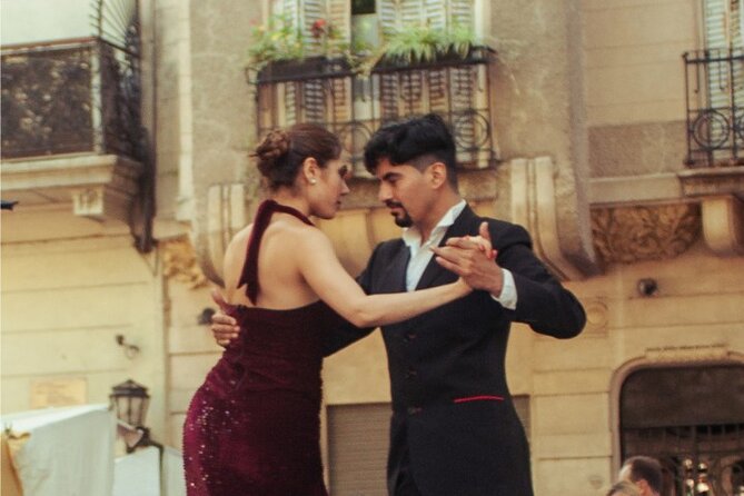 Buenos Aires Tango: Intimate Experience and Lesson - The first steps and the tango embrace