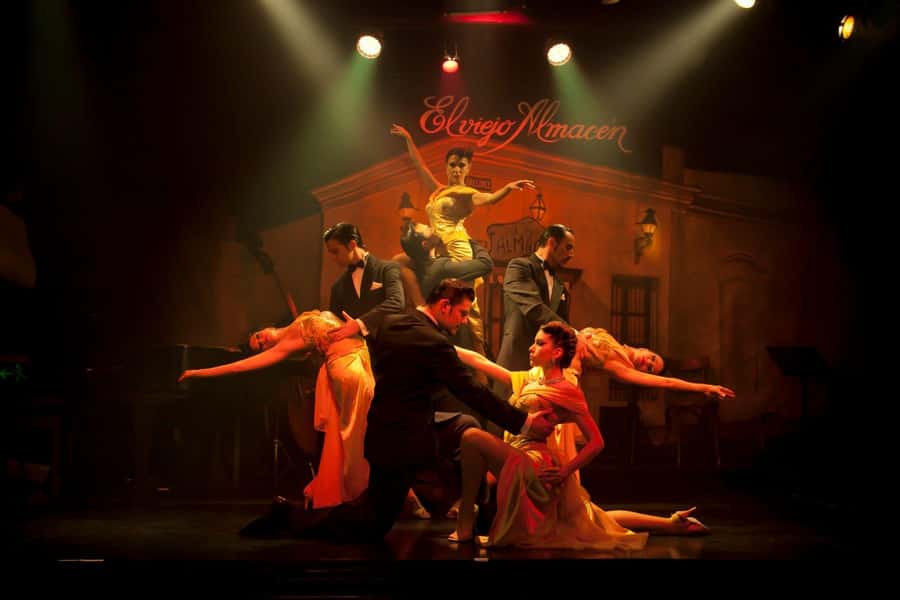 Buenos Aires: Tango Show at El Viejo Almacen - The dance, music, and stage atmosphere