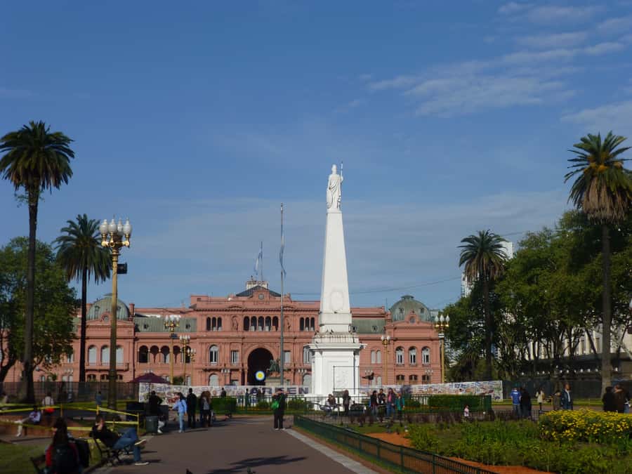 Buenos Aires: Walking City Tour with Colón Theater & Museums - Plaza de Mayo and the buildings of power