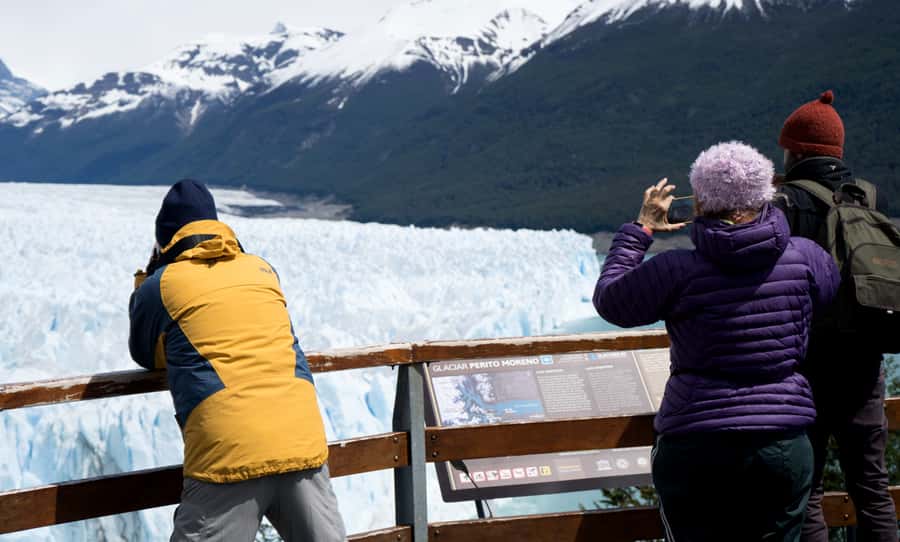 Calafate: Perito Moreno Glacier Guided Full-Day Tour - The Curva de los Suspiros gives you the first reveal