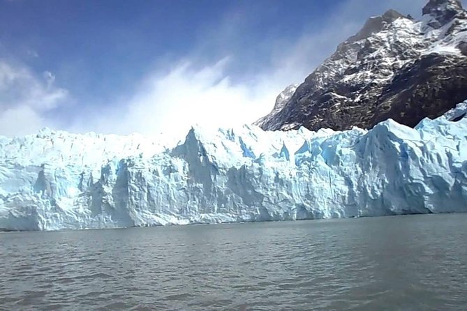 Calafate Southern Navigation Perito Moreno and Valley Trekking - Leaving El Calafate at 7:30 a.m.