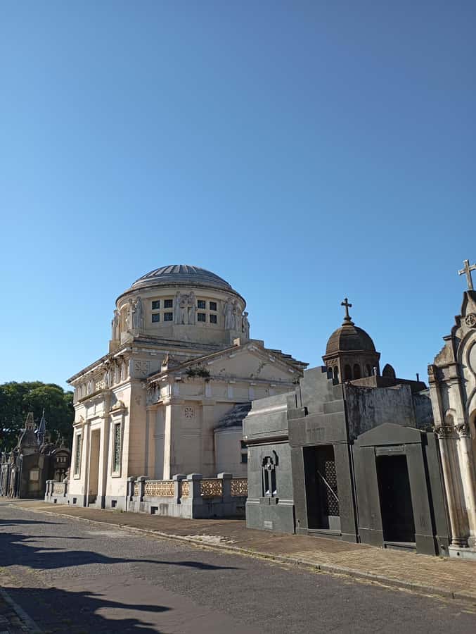 CHACARITA CEMETERY + PARQUE CHAS (LABYRINTH) - The Guide Makes the Difference