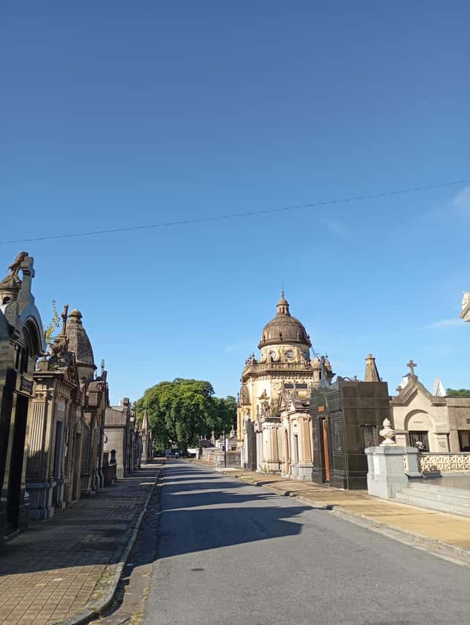 CHACARITA CEMETERY + PARQUE CHAS (LABYRINTH) - Walking Through Buenos Aires’s Largest Cemetery