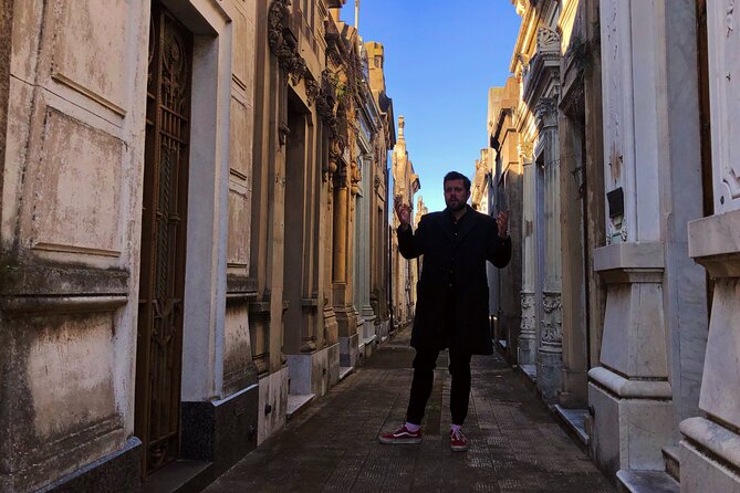 Chacarita Walking Tour - Spooky Cemetery, History & Pizza - Gauchito Gil and Argentina’s folk religion