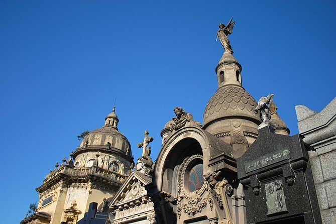 Chacarita Walking Tour - Spooky Cemetery, History & Pizza - What the $43 price gives you