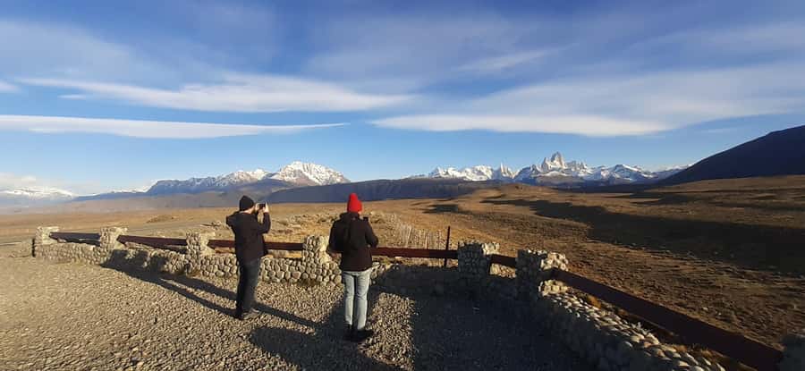 Chalten: short guided hike included - The road past Argentino and Viedma lakes