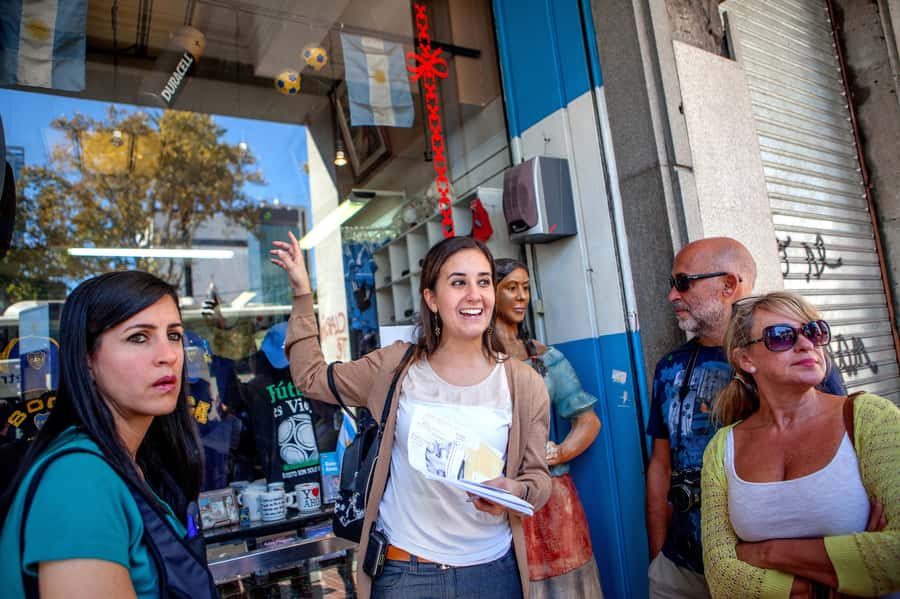 Classic City Tour of Buenos Aires: Neighborhoods and Emblems - La Boca and the 20-minute Caminito stop