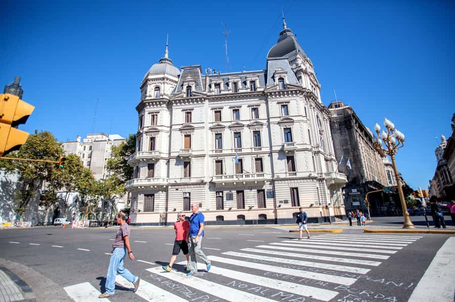 Classic City Tour of Buenos Aires: Neighborhoods and Emblems - Puerto Madero and Buenos Aires in contrast