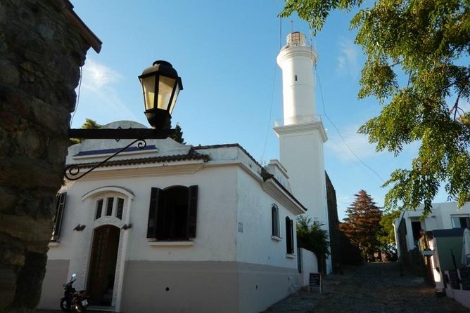 Colonia del Sacramento Private Day Tour from Buenos Aires - Calle de los Suspiros and Plaza Mayor