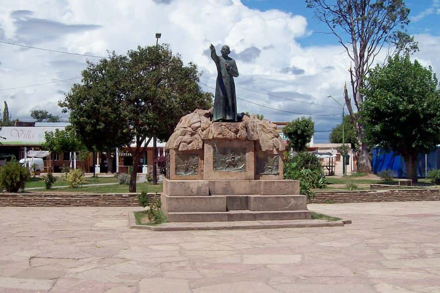 Cordoba: Full-day Tour to Traslasierras Valley - Waterfalls and mountain viewpoints along the route
